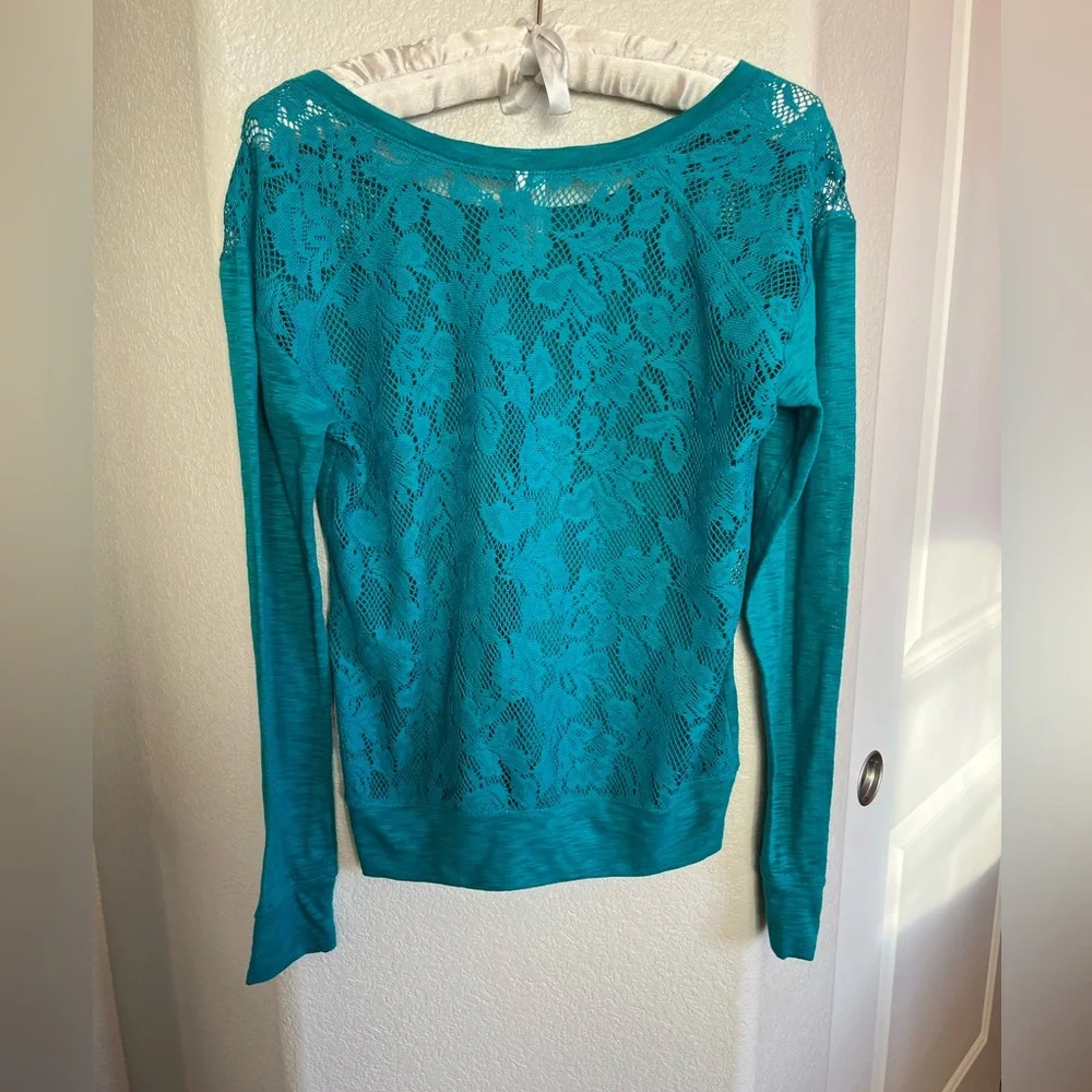 No Boundaries Teal Long Sleeve Top with Lace Detail on shoulders and backside. - Picture 5 of 5